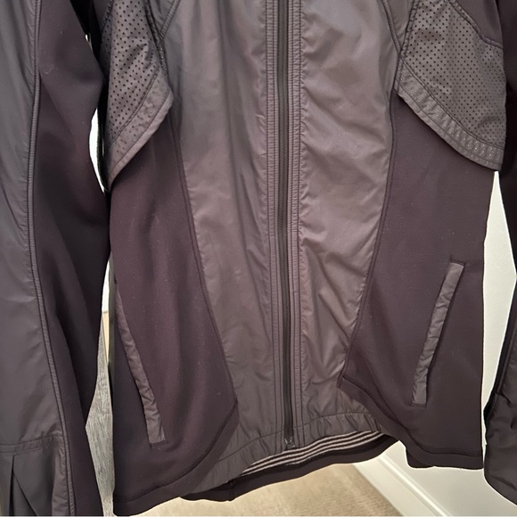 Lululemon Lined Zip Up Jacket with Pacakble Hoodie - Picture 3 of 6